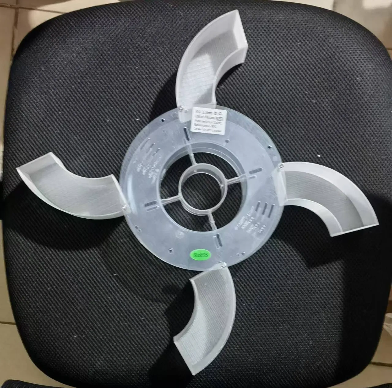 Miniatura 3 do modelo 3D 多品牌多尺寸4等分1KG 3D打印料盘收纳盒
