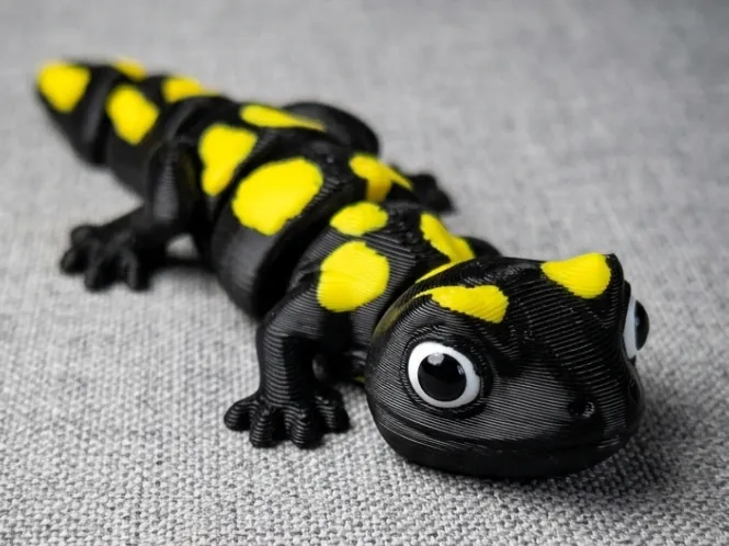 Gecko salamander mlok skvrnity articulated