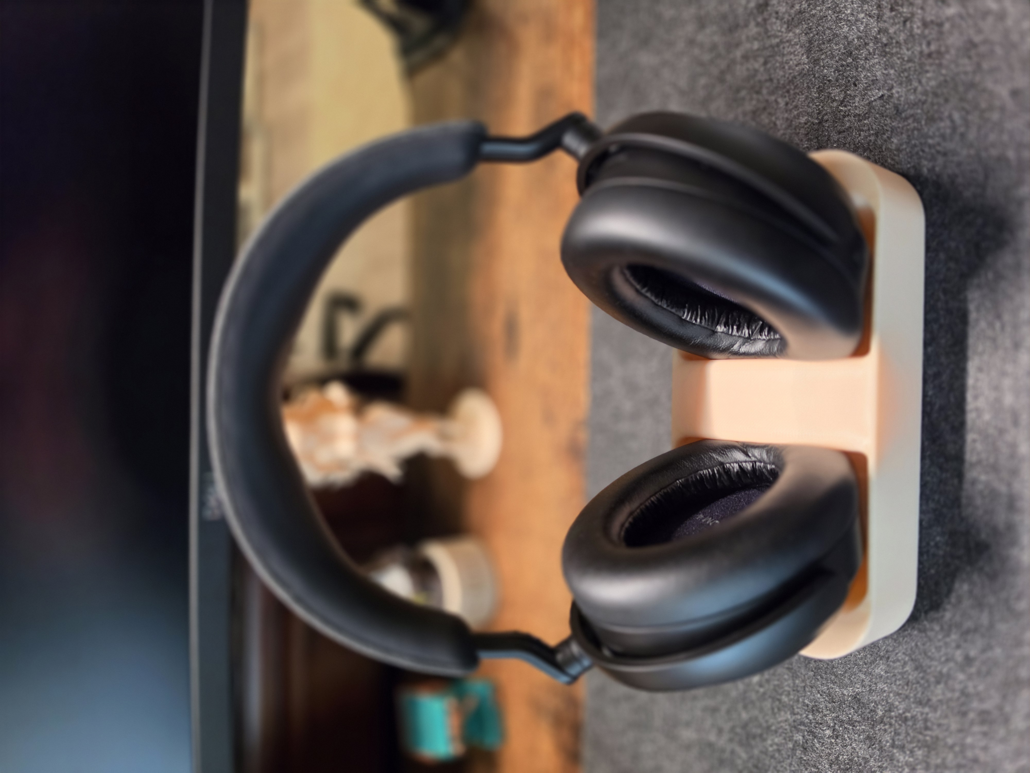 Sennheiser Momentum 4 Wireless Holder - Free 3D Print Model