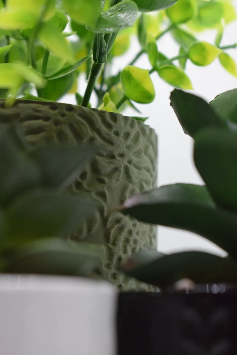 MONSTERA Planter with hidden drip tray