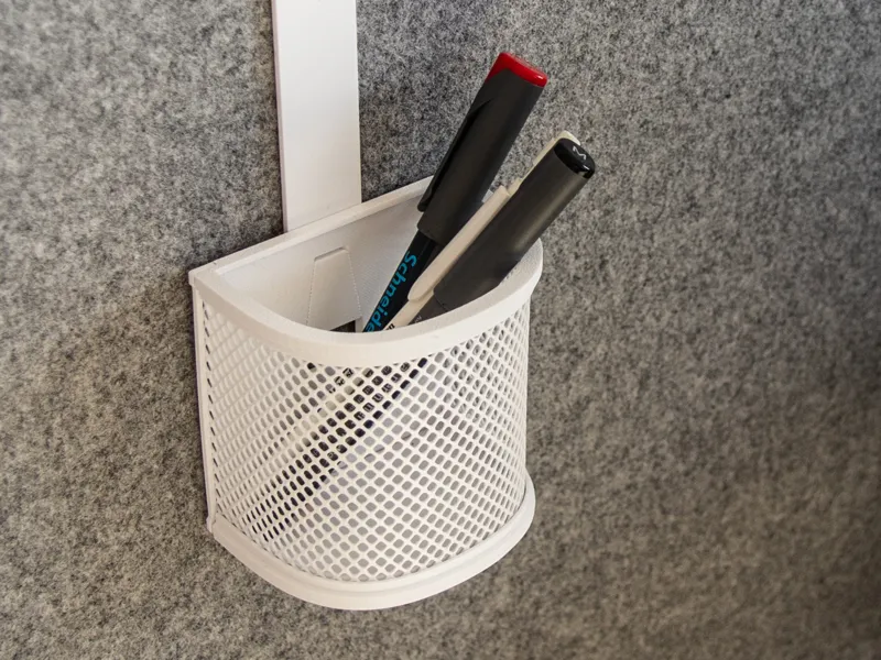 Cubicle system pen bucket
