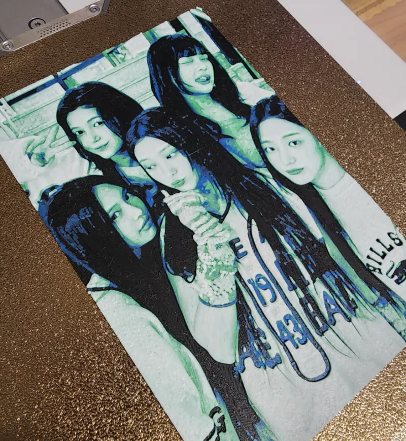 K-pop Group NewJeans - Hueforge