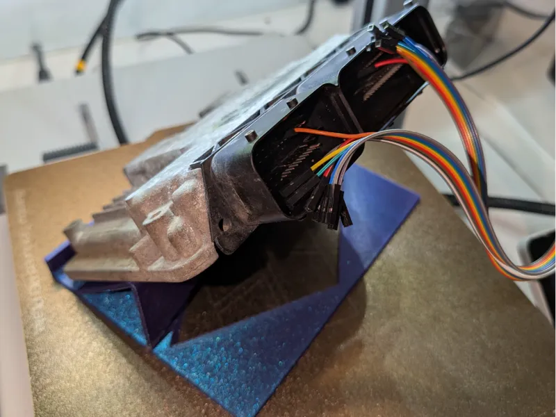ECU bench mode programming stand
