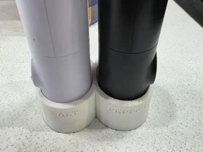 Rechargeable Salt and Pepper grinder holder