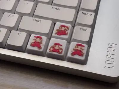 8-bit Mario keycaps