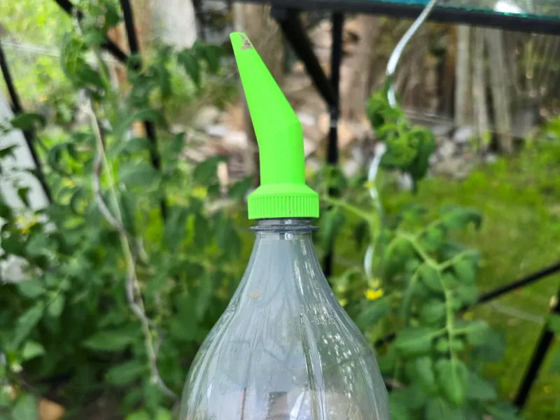 Bottle pourer garden Coca-Cola and other