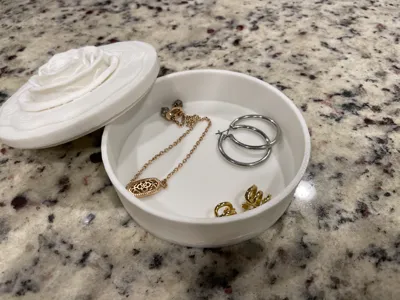 Rose jewelry box