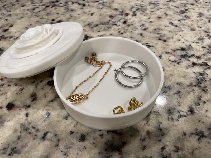 Rose jewelry box