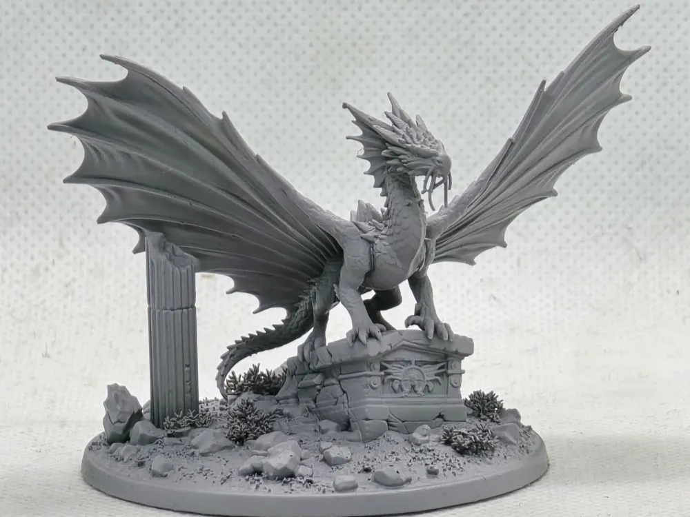 Escenografía en miniatura: Dungeons and Dragons dnd Gold Dragon. Referencia del modelo original.