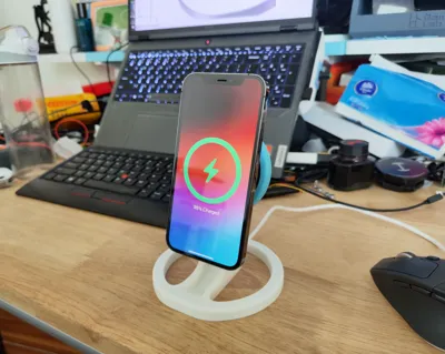 MagSafe Stand: Taking ergonomic grip into account, the adapter ring can be replaced
