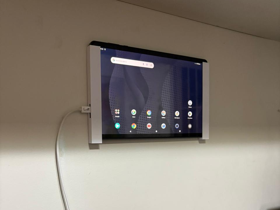 Tablet Pritom M10 wall support / Suporte de parede