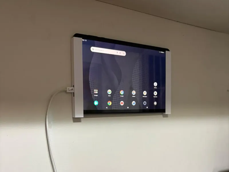 Tablet Pritom M10 wall support / Suporte de parede