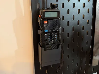 Baofeng UV-5R IKEA SKADIS Mount Integrated Charger