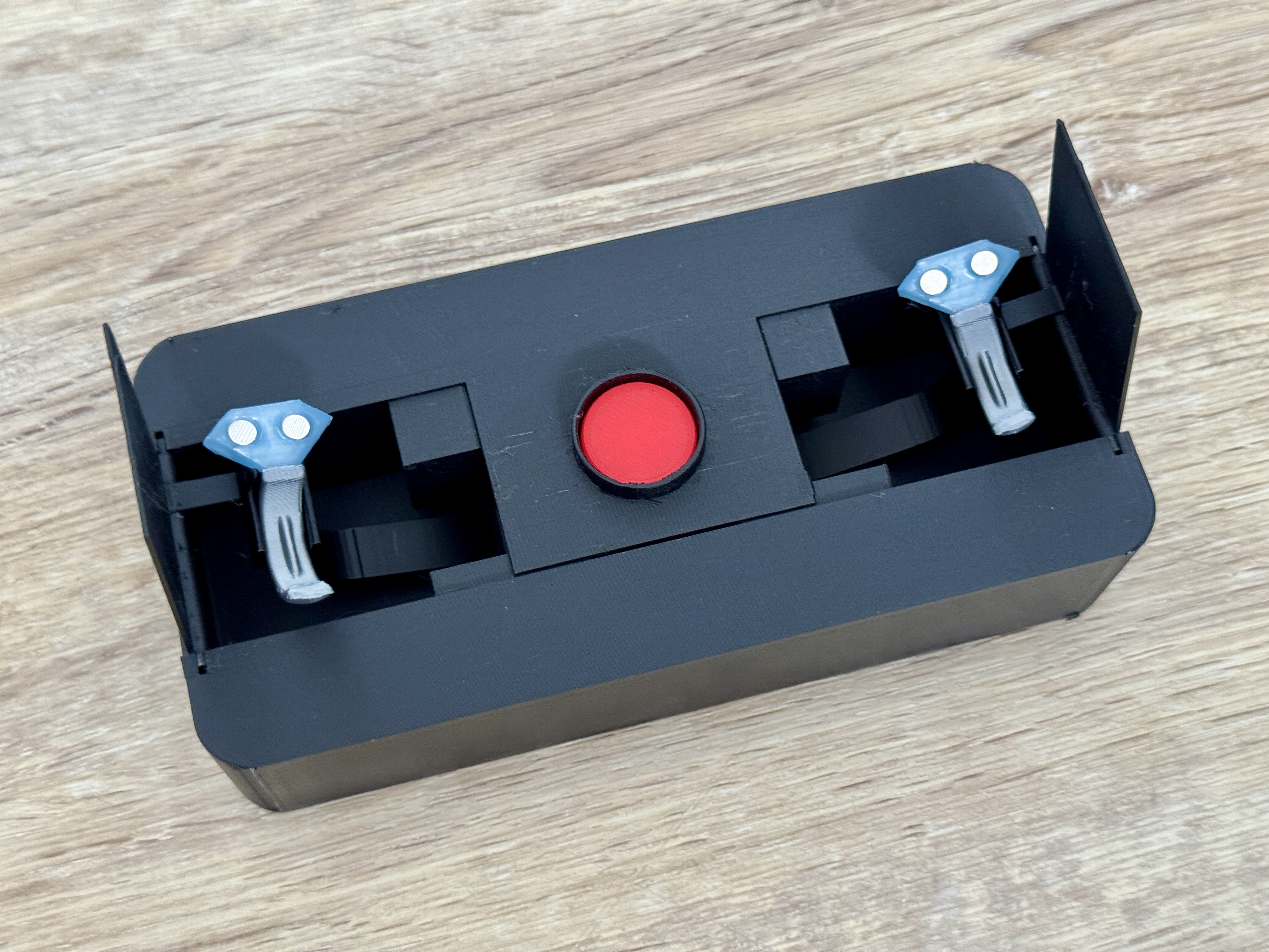 Miniatura 4 do modelo 3D Big Red Button Prank Box