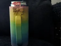 Porte-canette Red Bull 12oz avec noeud — photo 2