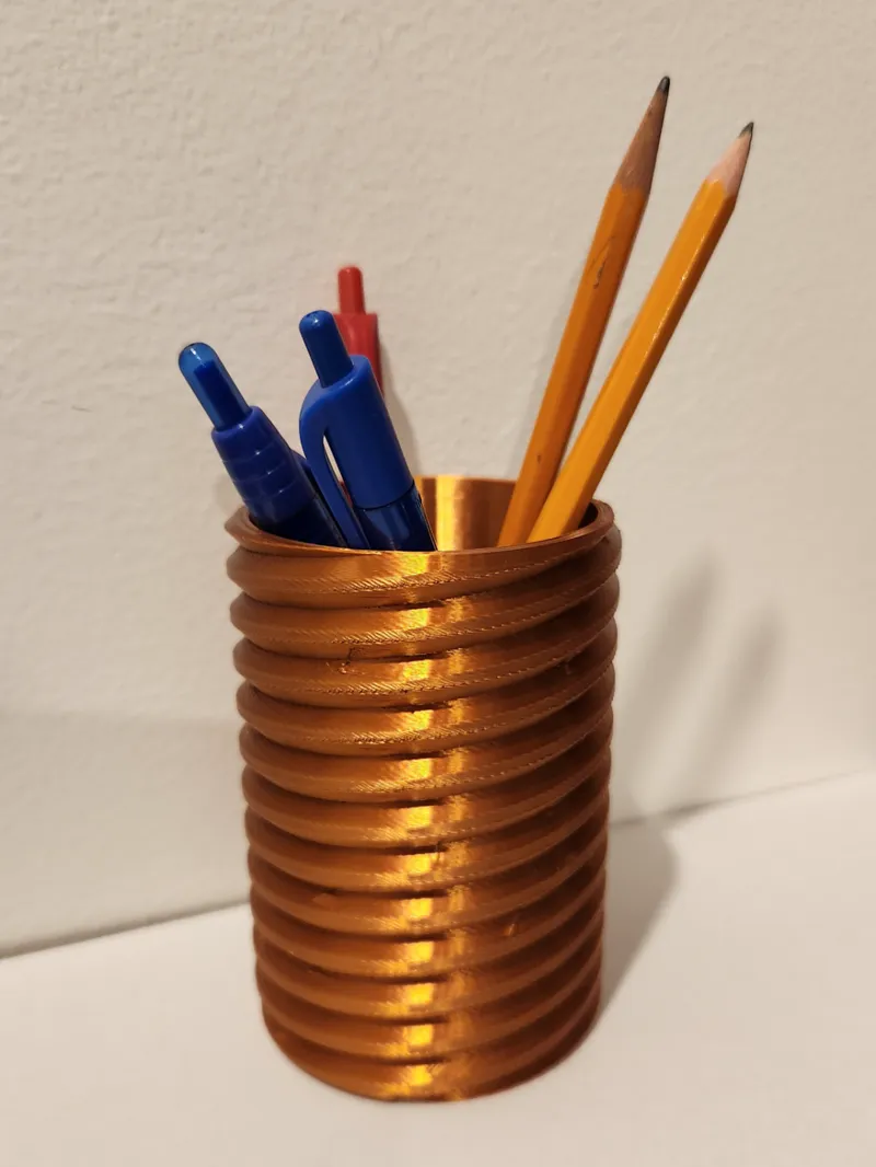 Threads Pen Holder