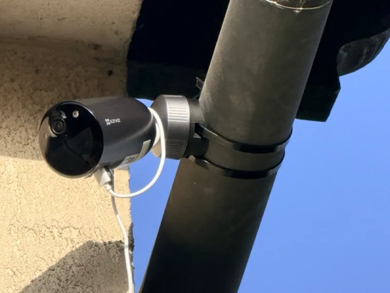 Support EZVIZ EB3 pour gouttière 80 mm