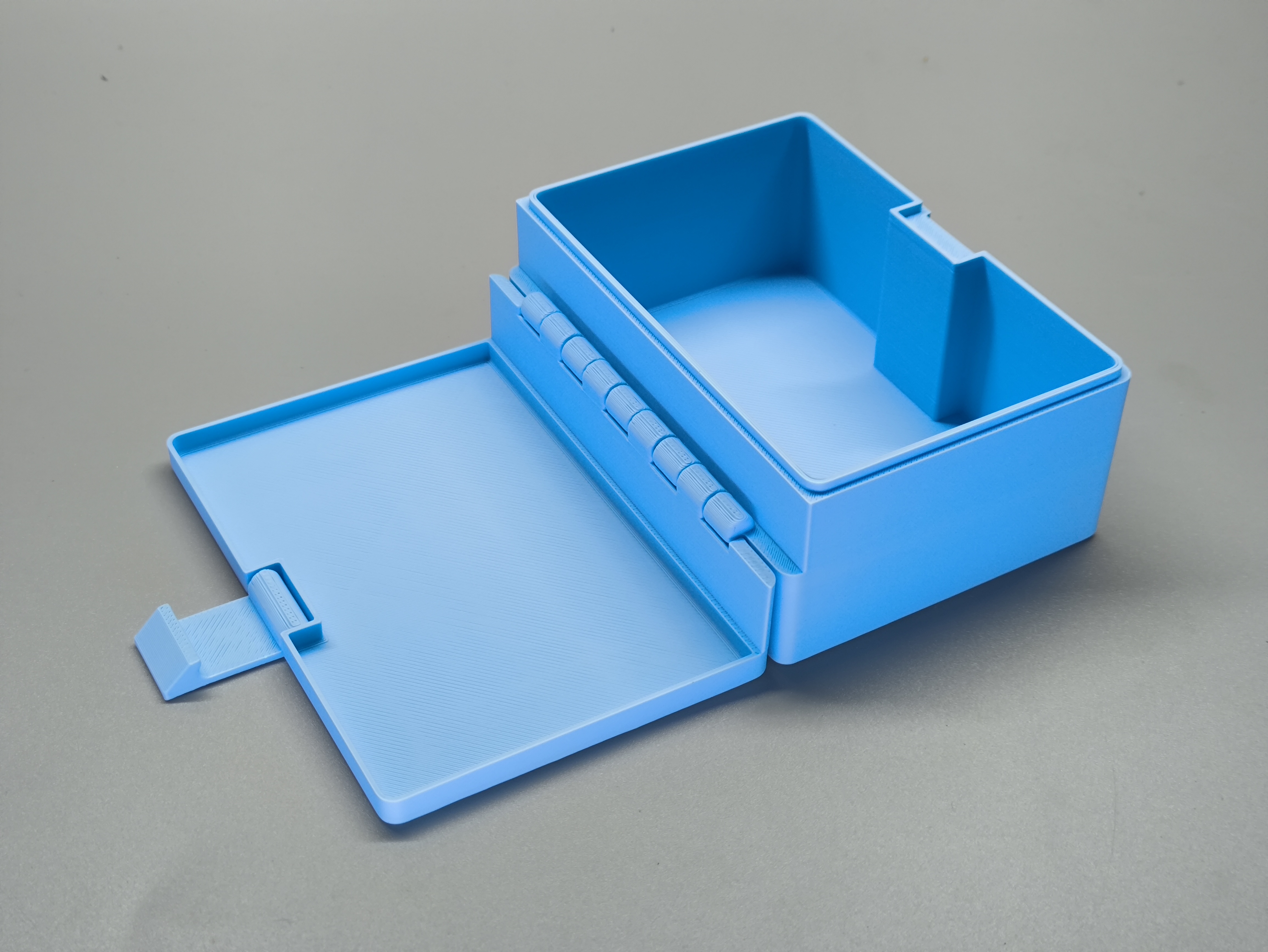 Miniatura 2 do modelo 3D 一体打印 收纳盒  (好开的卡扣  无支撑)