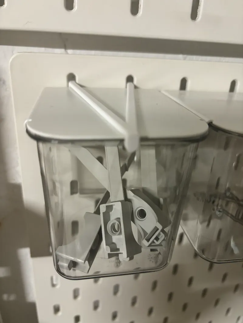 Locker IKEA SKÅDIS Container with lid