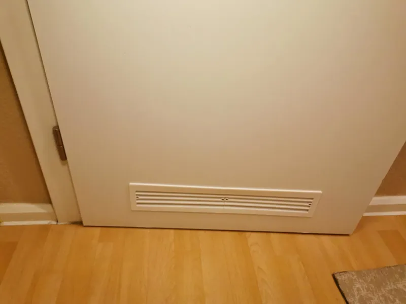 WC TÜR Gitter