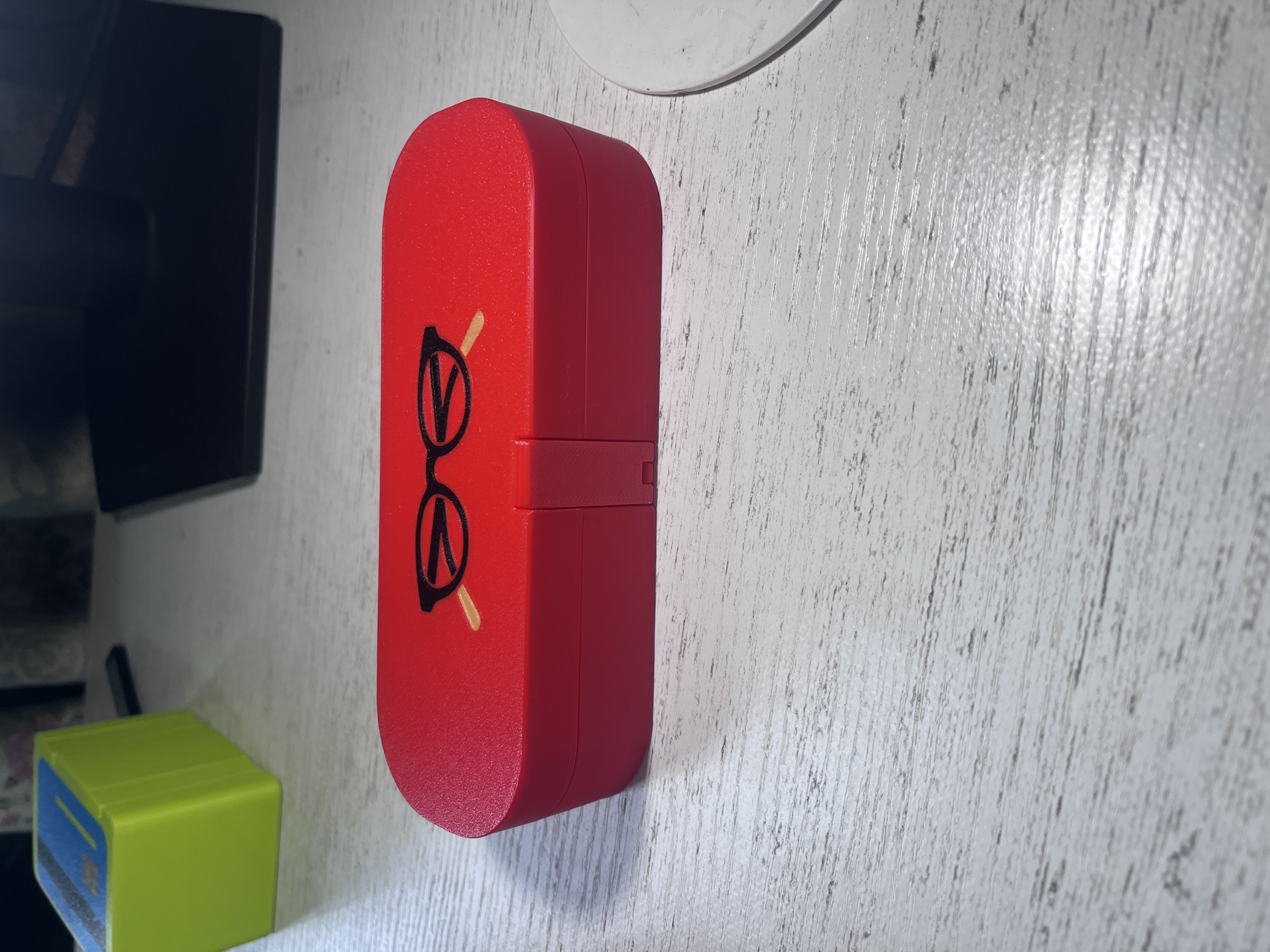 Miniatura 2 do modelo 3D 带卡扣的一体打印眼镜盒（无需支撑无需五金无需组装）