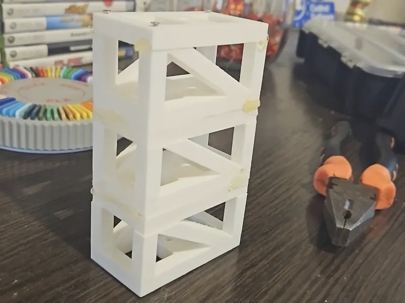 Box frame screw structure blocks