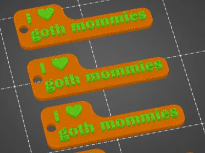 I love goth mommies keychain