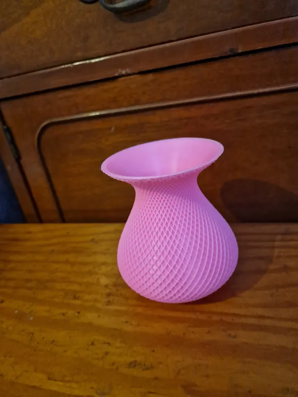Vase torsadé décoratif