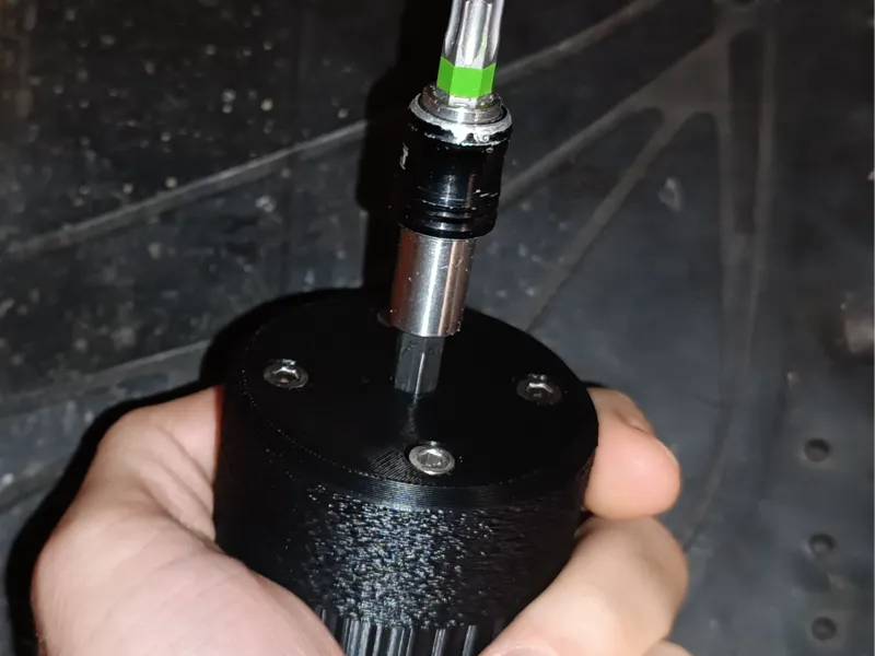 Hand screwdriver for small bits adapter