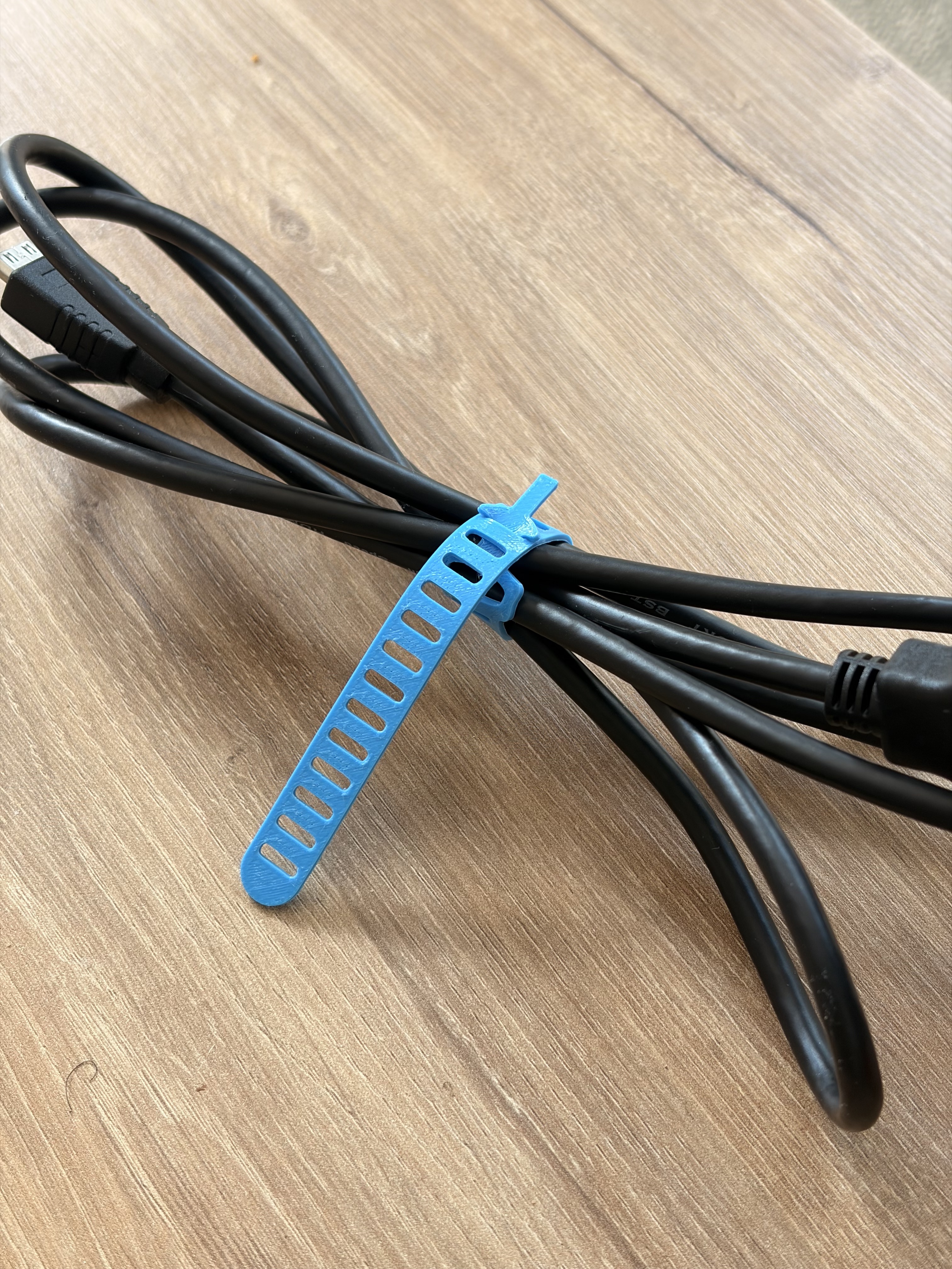 Miniatura 2 do modelo 3D TPU Cable Tie