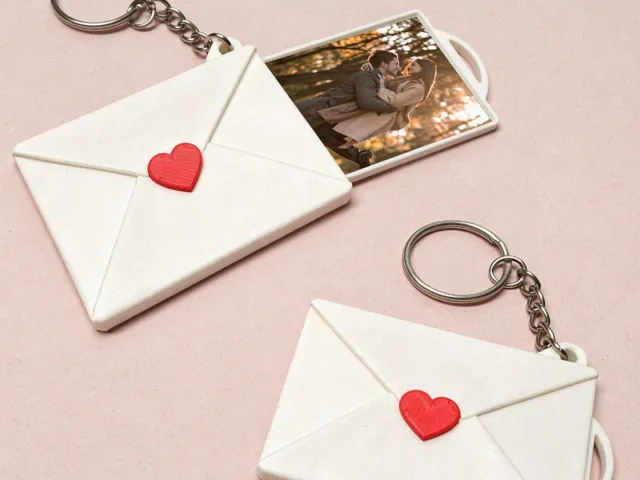 Letter Keychain with photo - Saint Valentine Gift