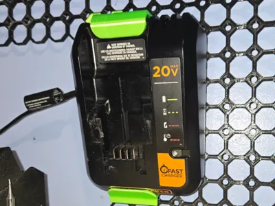 Multiboard Black and Decker charger mount