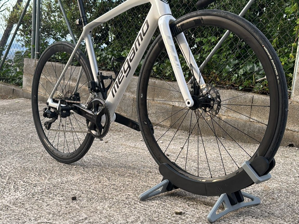Universal Bicycle Wheel Stand – Road, Gravel & MTB