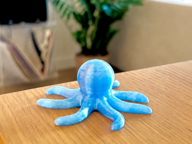 Octopus simple minimalist - tiny figurine