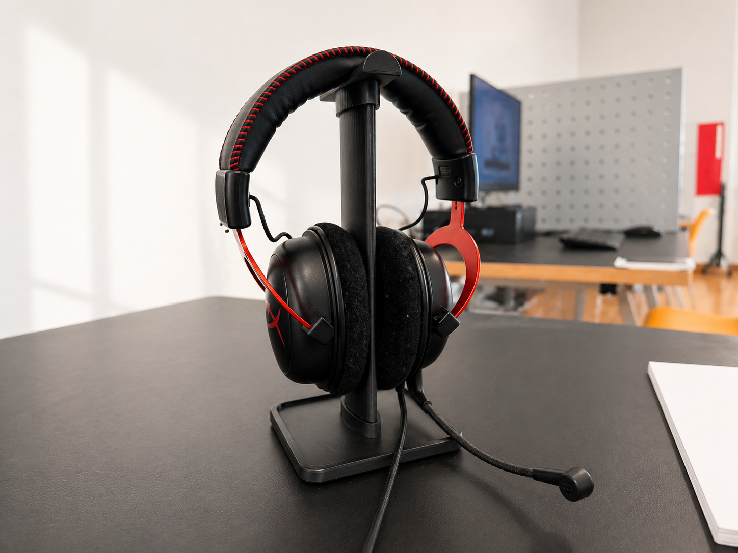 Headphone Stand with tray 