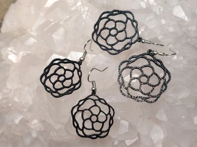 Bloom Loop — Minimalist Flower Earrings