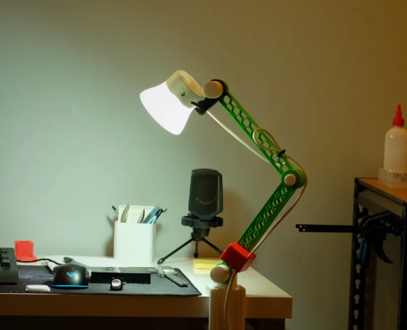 Lamp for flexible and sturdy phone arm - downlight