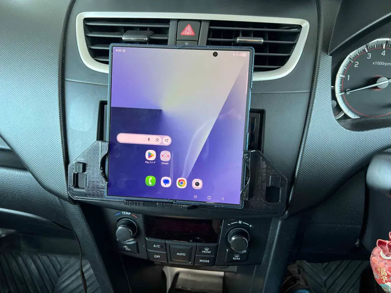 Galaxy Z Fold car mount (SWIFT)