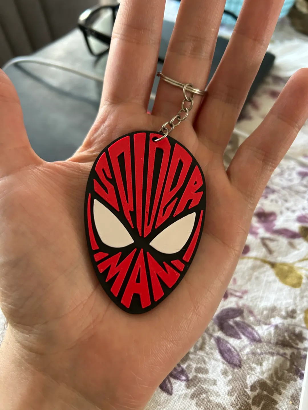 Cool Spider Man Keychain Remixed by Super3D MakerWorld: Download Free 3D Models - 3D model önizlemesi