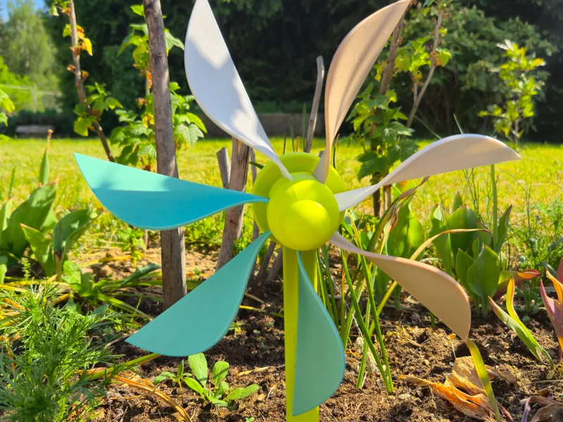 GARDEN HELIX