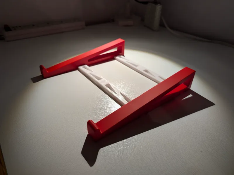 Laptop stand - printable on A1 mini