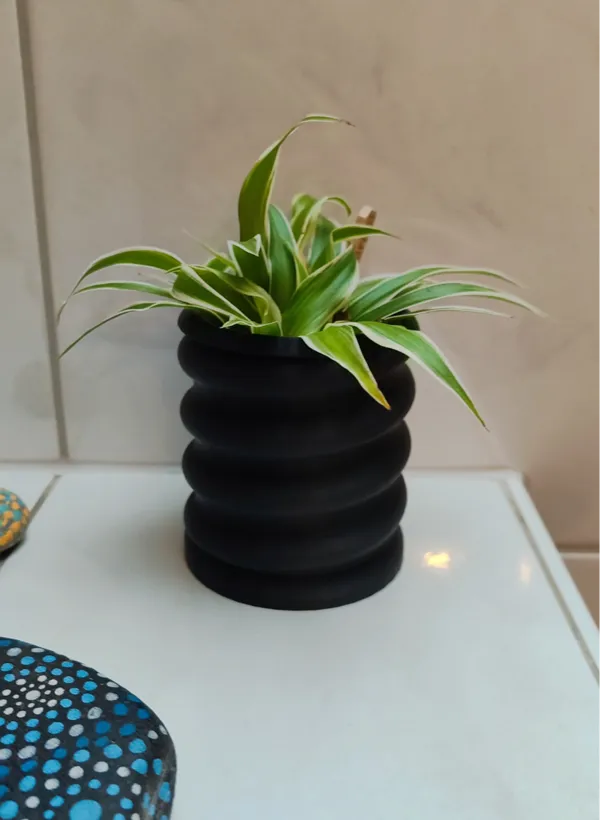 Pot de fleurs en spirale