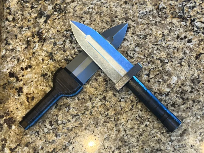 Thorfinn's Knives from Vinland Saga