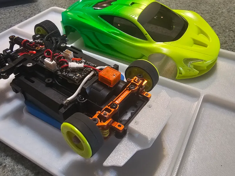 Kyosho Mini-Z McLaren P1 GTR Bumber with Body Clip