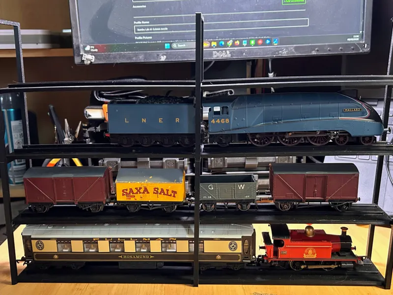 00 Gauge modular model train stand. 