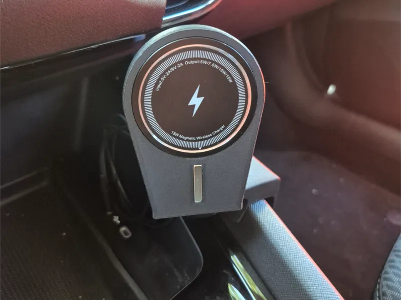 Skoda octavia 4 holder magsafe charge