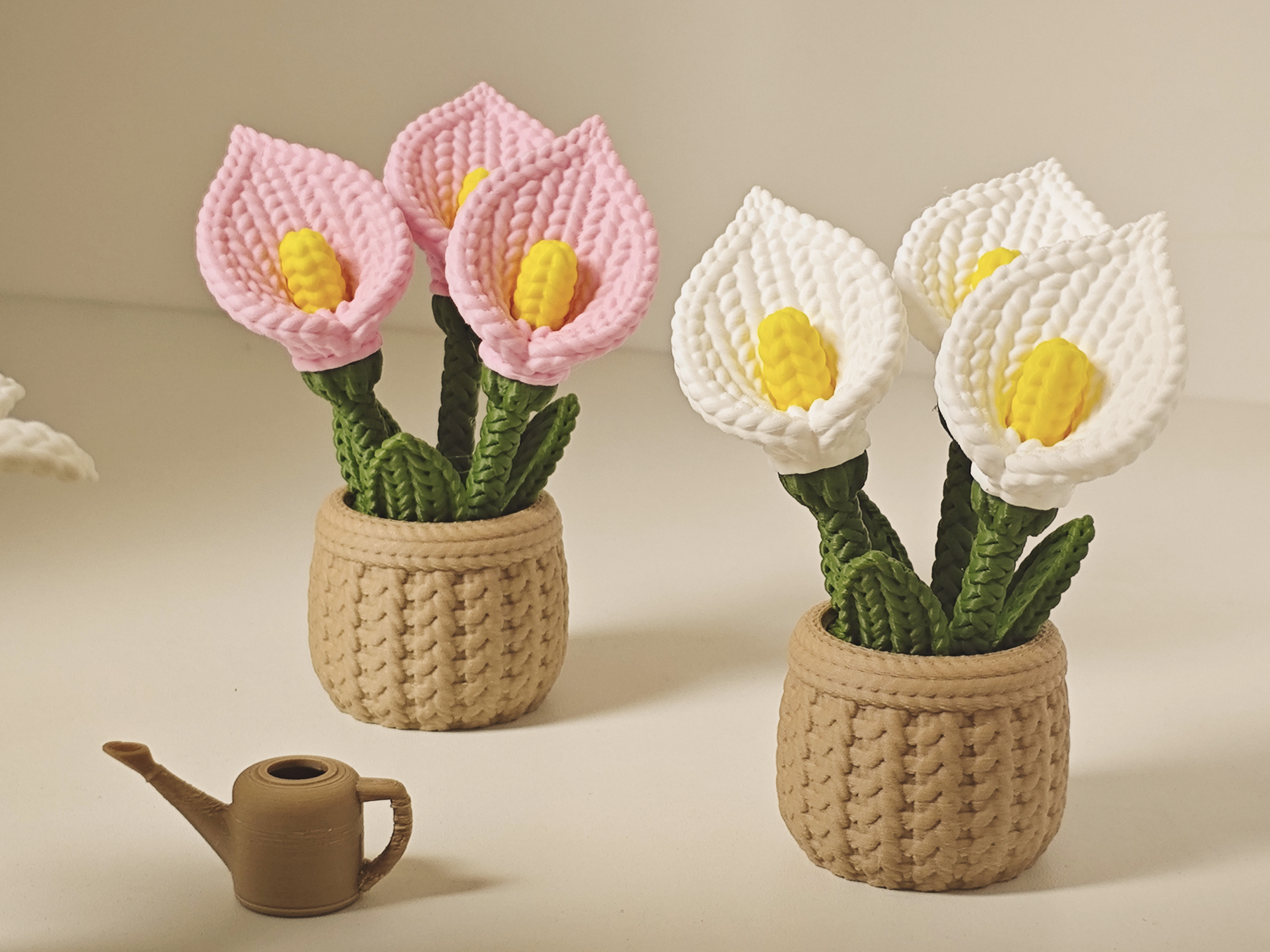 Maceta con flores de lirio y cala tejidas 10 cm — imagen 4 de impresión 3D