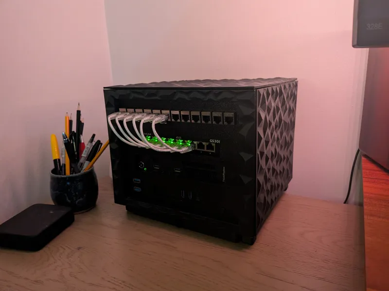 Mini Rack with Textured Walls