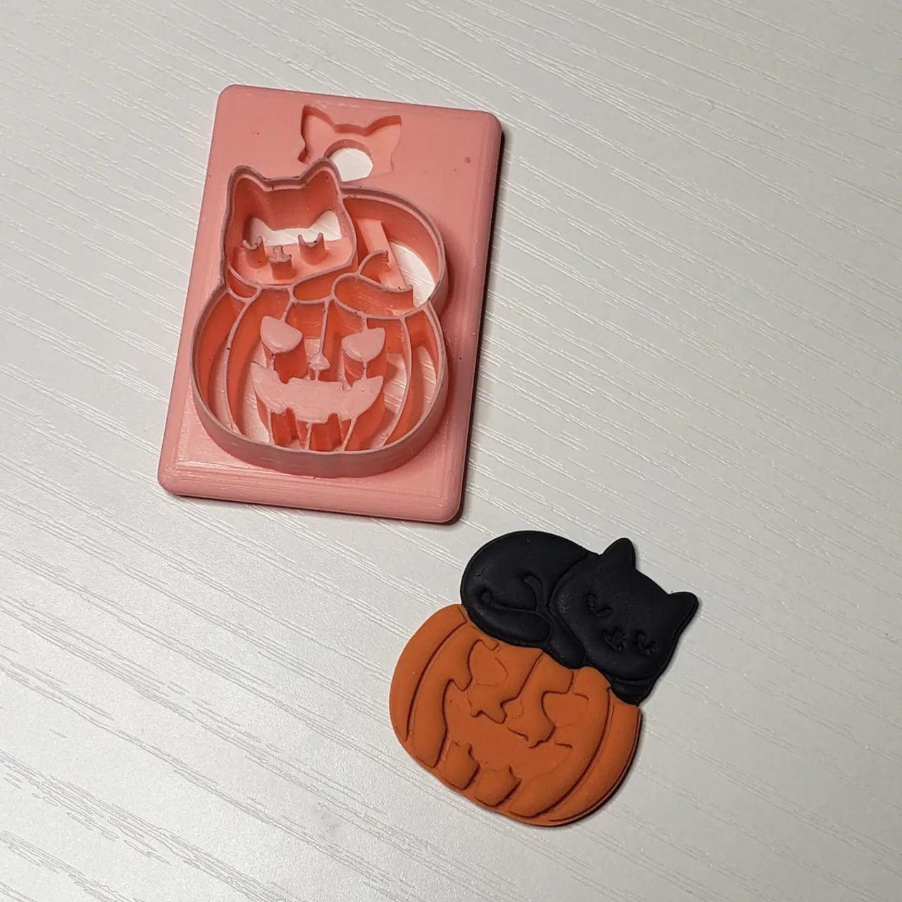 Cat on a Jackolantern Polymer Clay Earring Cutter view 3