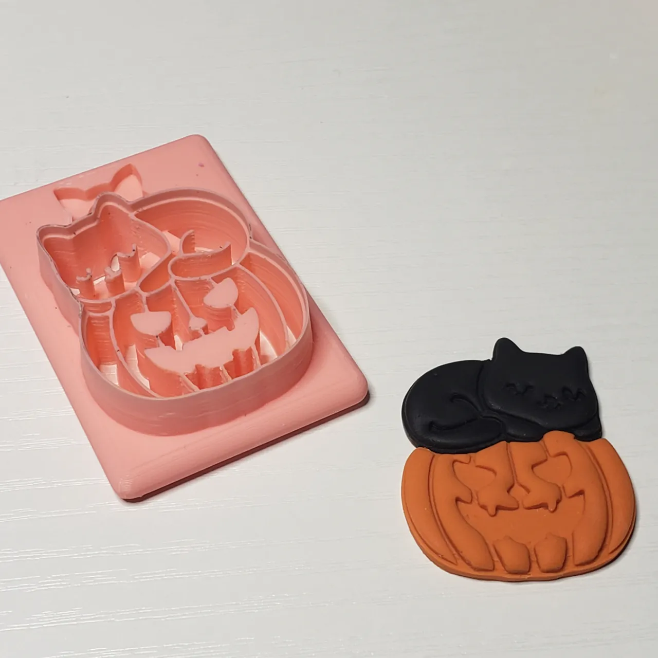 Cat on a Jackolantern Polymer Clay Earring Cutter view 4